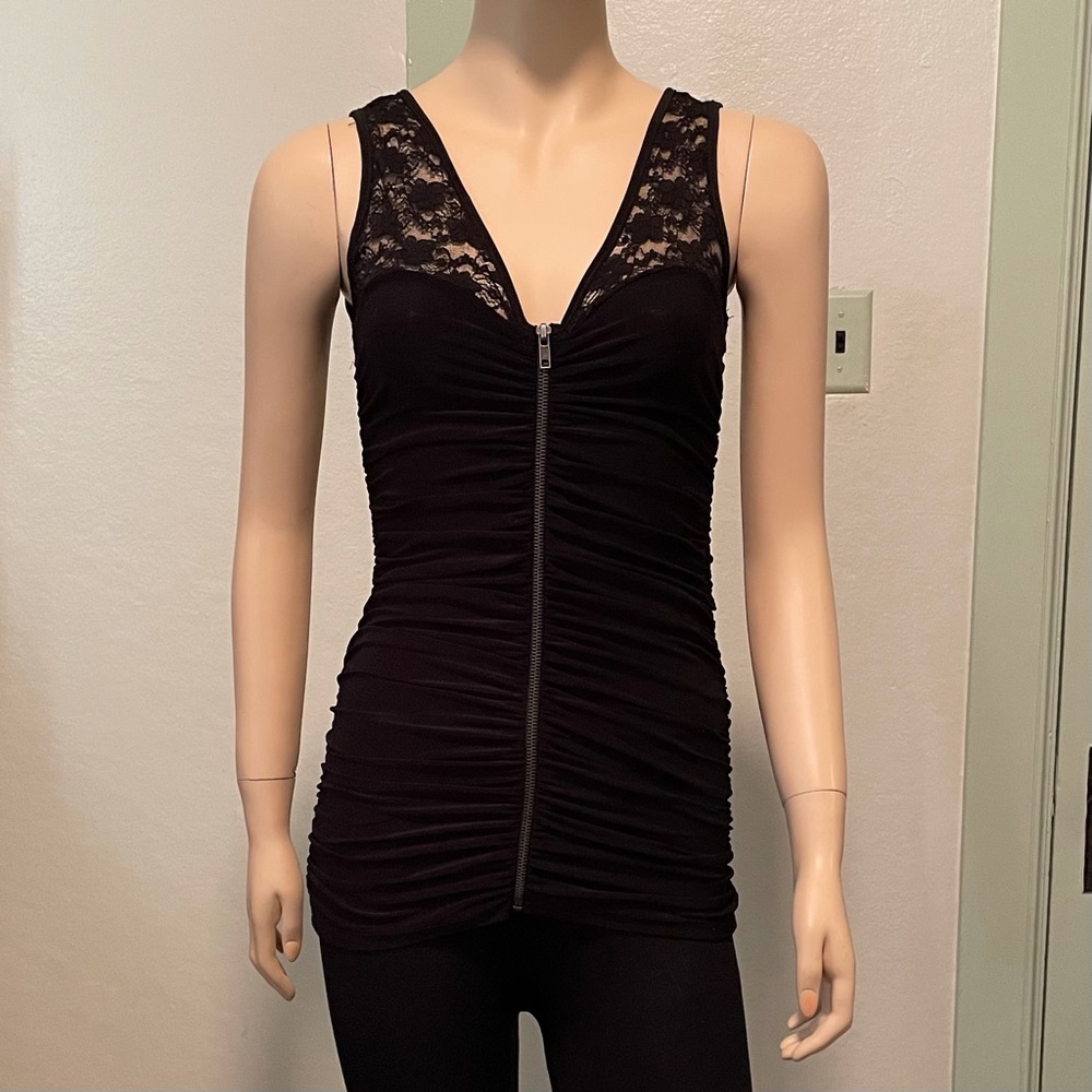 KIWI Zip-Up Ruched Top